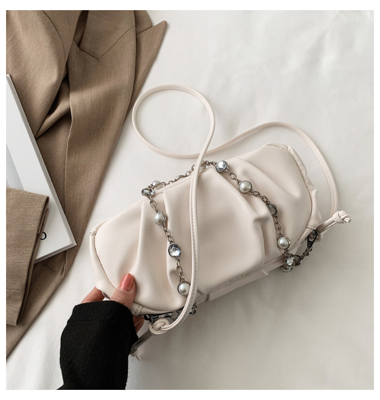 Wholesale Soft Pu Fold Pearl Chain Single Shoulder Handbag Nihaojewelry display picture 56