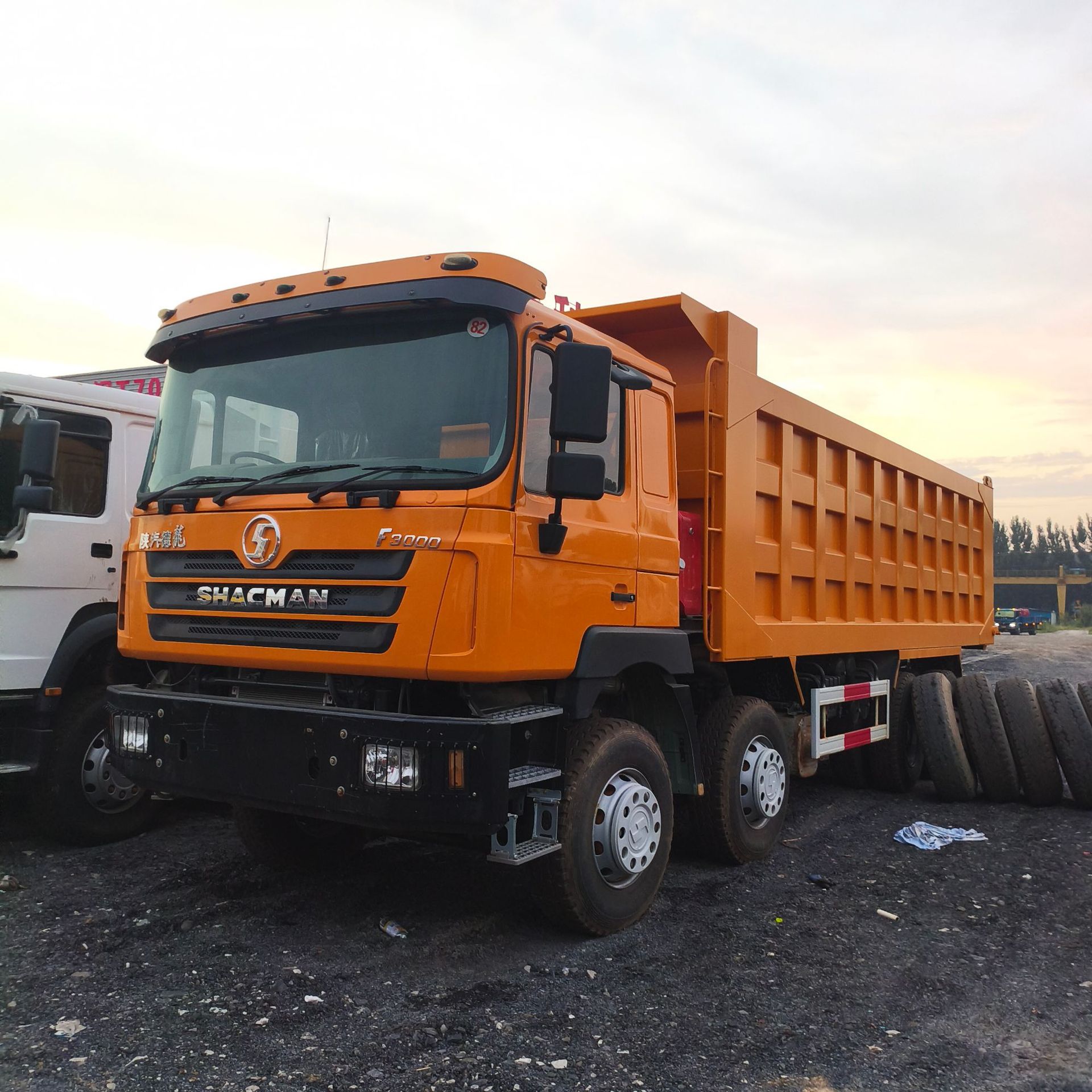 Used Dump Truck for Export, Shaanxi Automobile Delong F3000 6X4 Rear Eight-Wheel Dump Truck with Weichai Engine