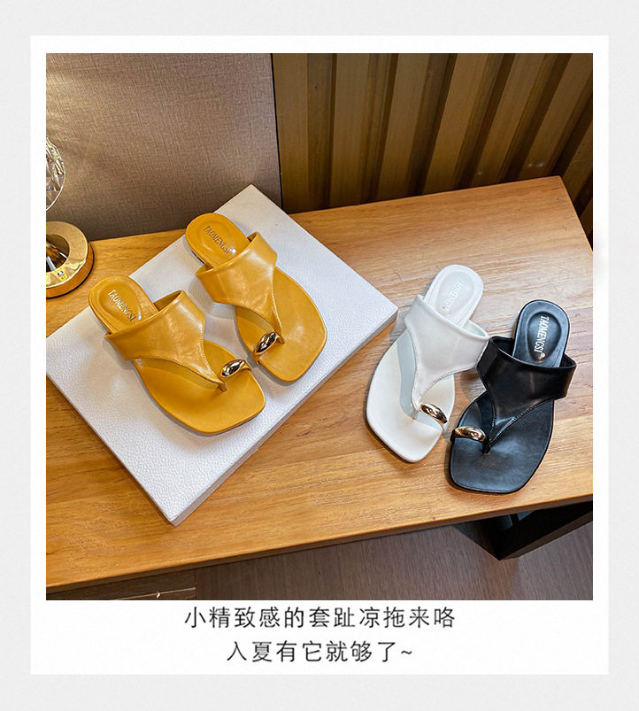 Dép sandal nữ quai ngang xỏ ngón mũi vuông đế bằng — Màu trắng, Màu vàng, Màu đen chi tiết 7