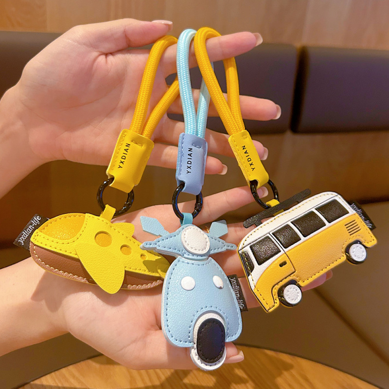 クリエイティブレザーキーホルダー交通ペンダント交通漫画航空機バスレザーバッグペンダント小さなギフト|undefined
