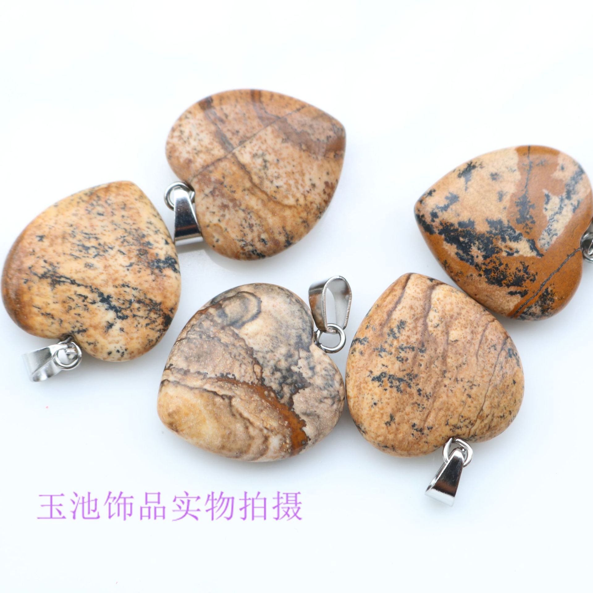 Venta transfronteriza de amor amor amor amoroso colgante verde Dongling pequeño corazón de melocotón colgante orejas accesorios diy