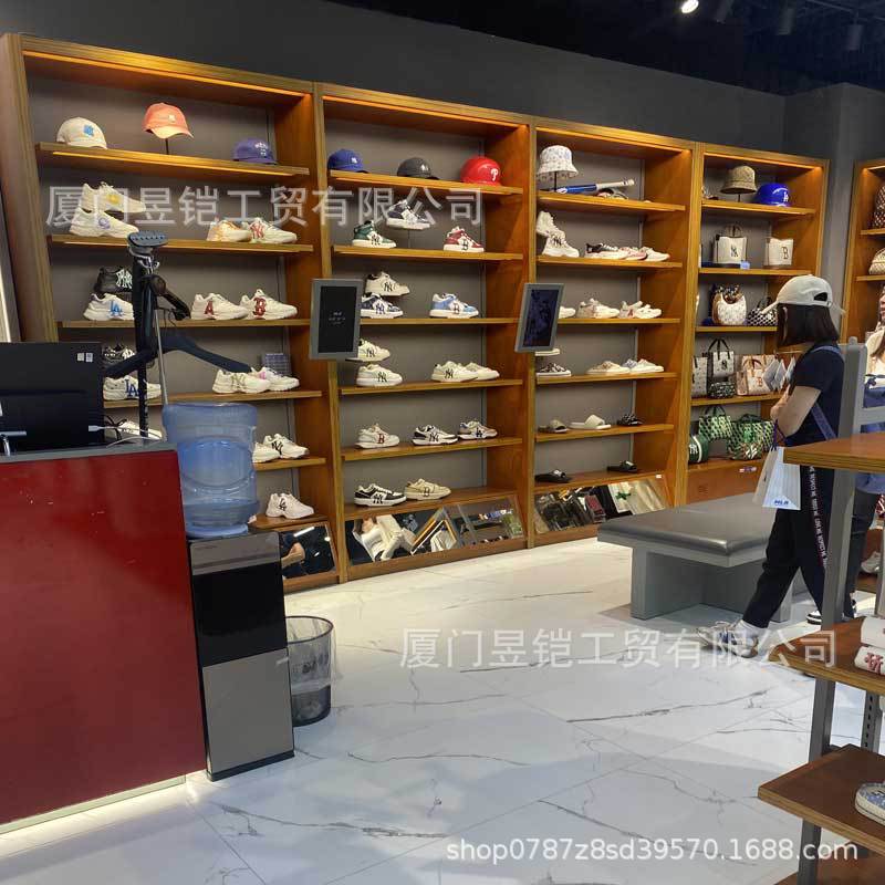 Tienda de ropa deportiva marca estante de exhibición personalizado estante de descuento tienda de sombreros mostrador de zapatos y ropa mostrador de productos