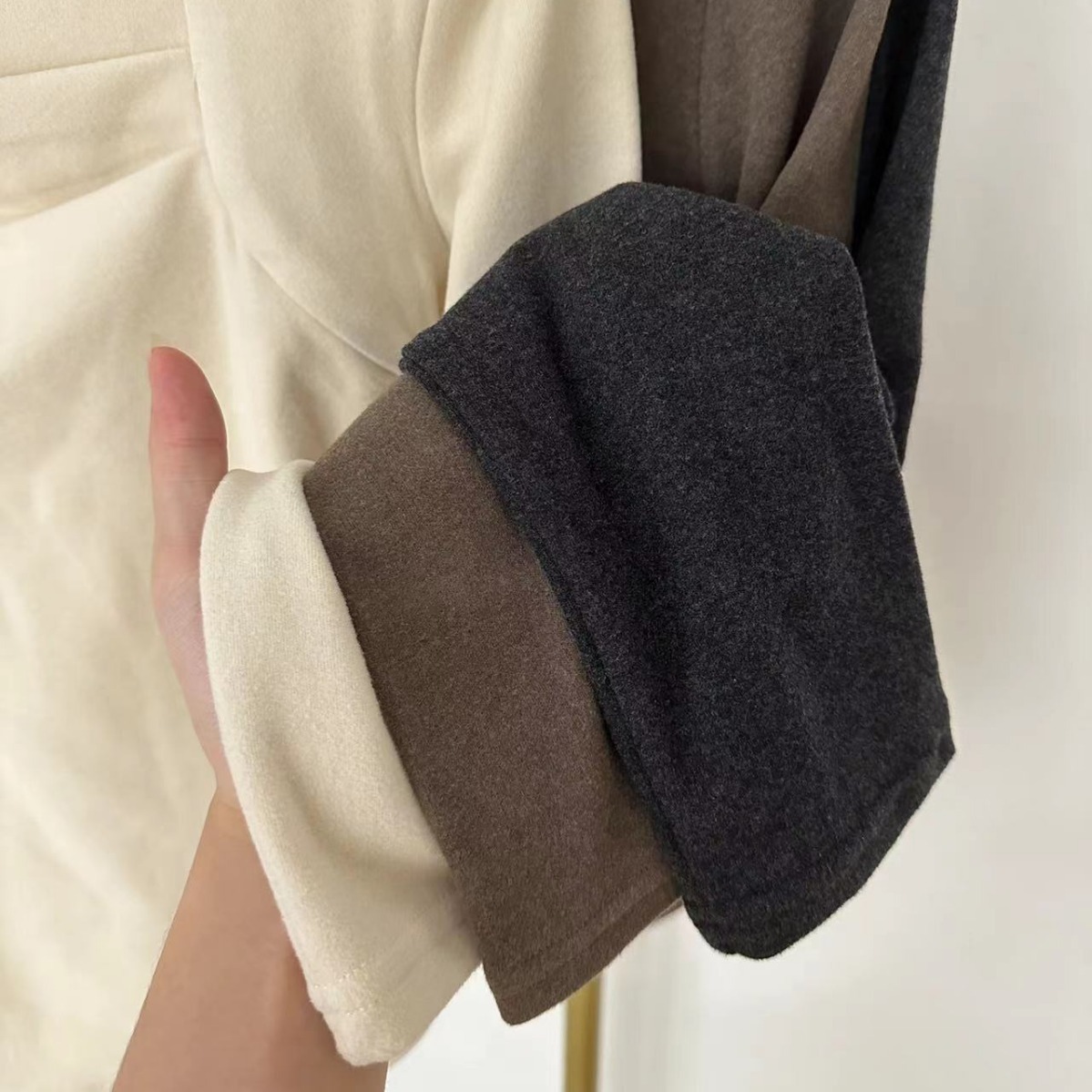 Estilo coreano chica de terciopelo Otoño e Invierno nueva ropa dulce cuello cuadrado plisado cálido bottoming camisa cintura-apretado todo a juego para las mujeres