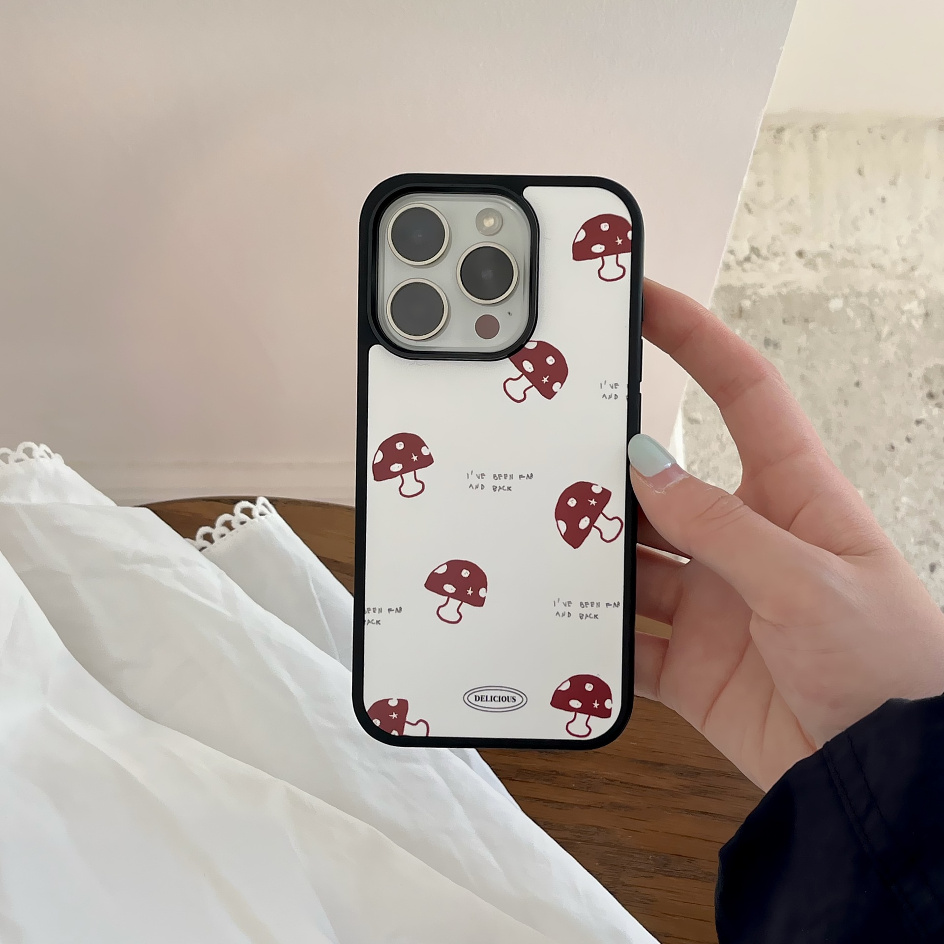 Dibujos animados de nicho Graffiti elefante para Apple 16ProMax funda para teléfono móvil 15Pro Hongos rojos 14/13 Mujer 15PM