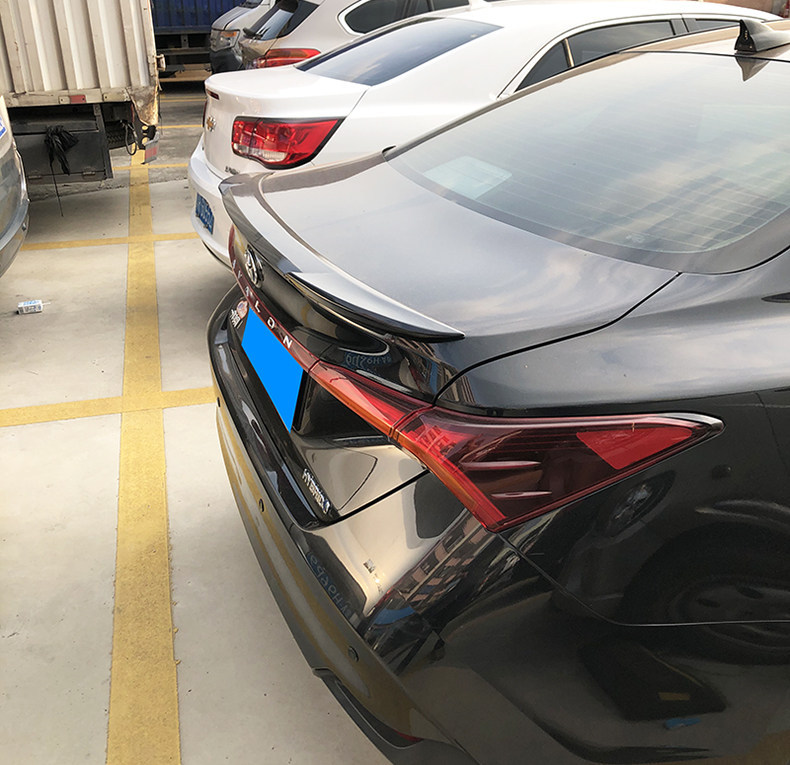 Suitable for 19-25 Models of Toyota Avalon, Original Rear Wing Accessories, No-Drill Modification Parts, Carbon Fiber