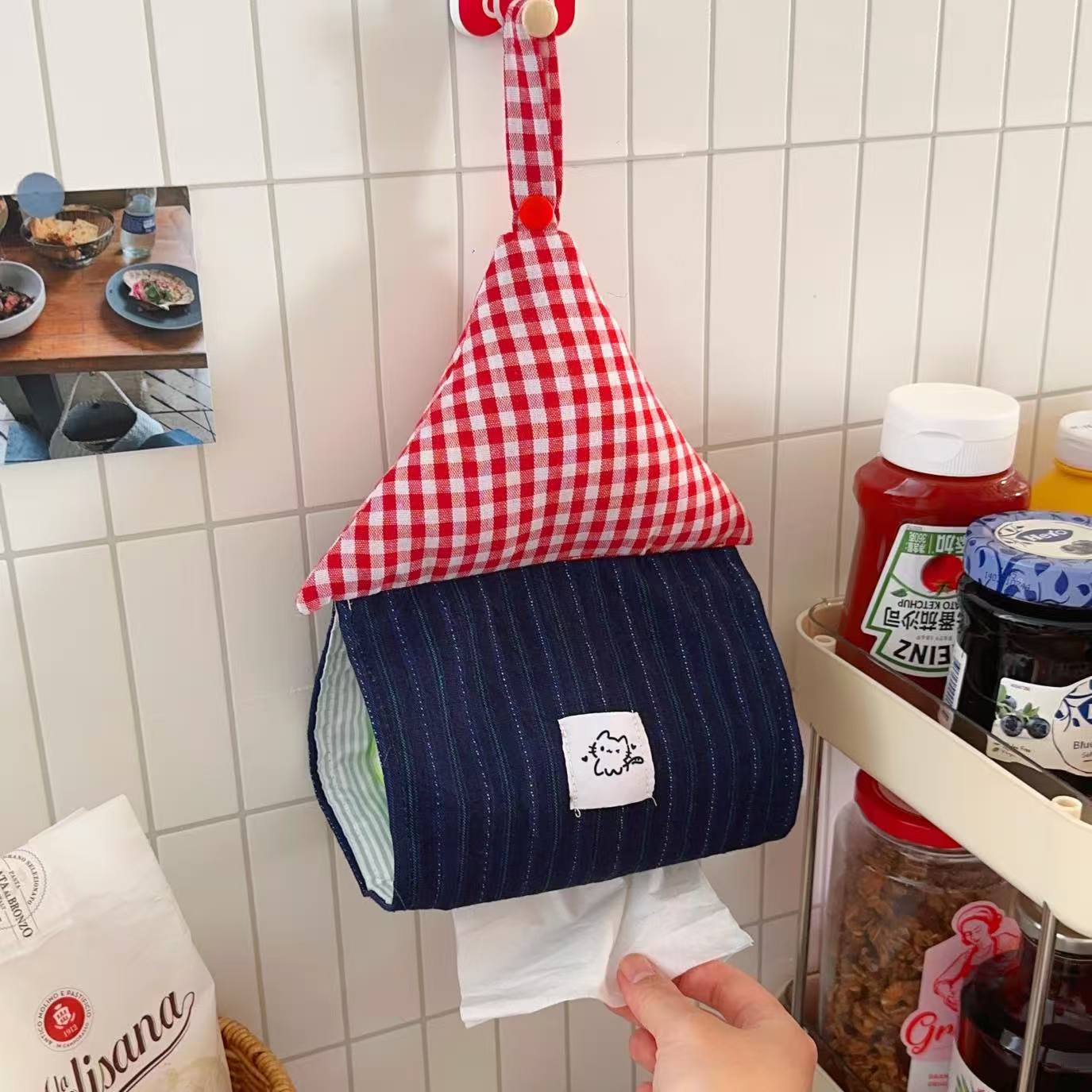 Casa pequeña creativa caja de extracción de papel dormitorio cocina doméstica caja de toallas de baño de alto valor de pared tipo bolsa de toallas de papel