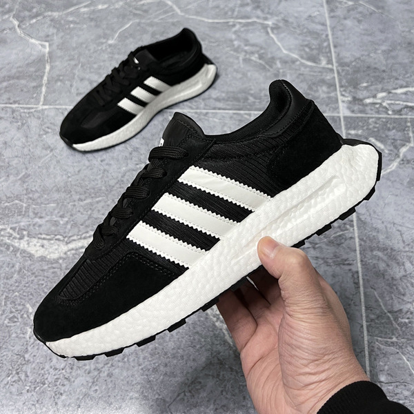 Universal sneakers