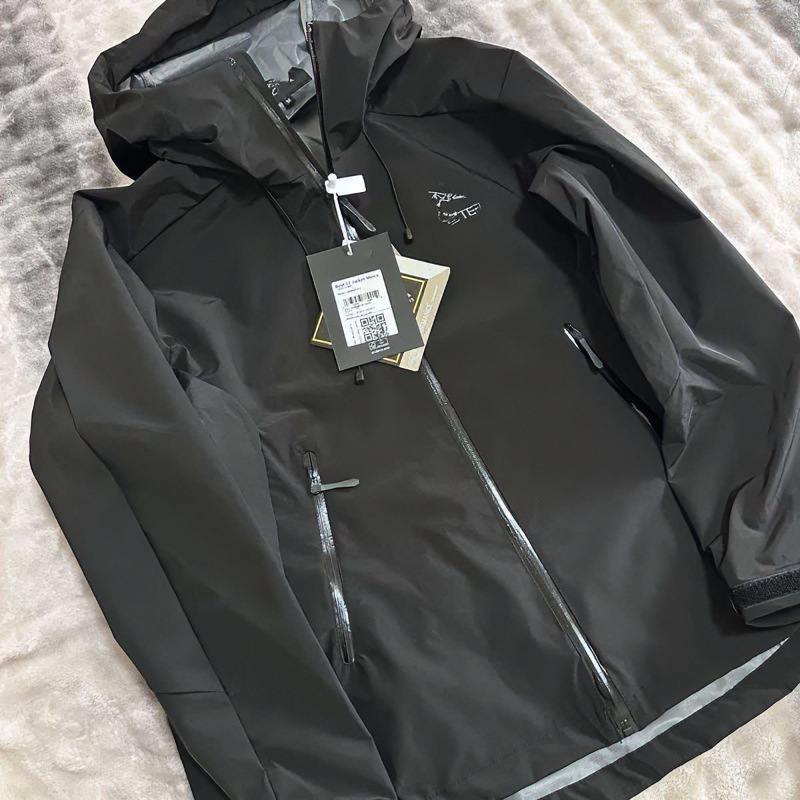 Taizhou Top-Grade Bird BetaLT Hard Shell Outdoor Waterproof and Windproof Functional Hiking Jacket for Men and Women Taizhou Top-Grade Bird BetaLT Hard Shell Outdoor Waterproof and Windproof Functional Hiking Jacket for Men and Women