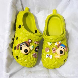 Cartoon new beach slippers hole shoes women's summer outerwear fashion thick-soled sandals and slippers women's summer cute wholesale