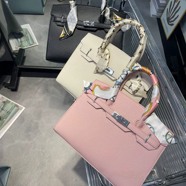 Lychee-Patterned Handbag with Silk Scarf, Platinum Bag, 2026 New Model, Large-Capacity Single-Shoulder Kelly Bag, Kelly Cross-Border Bag