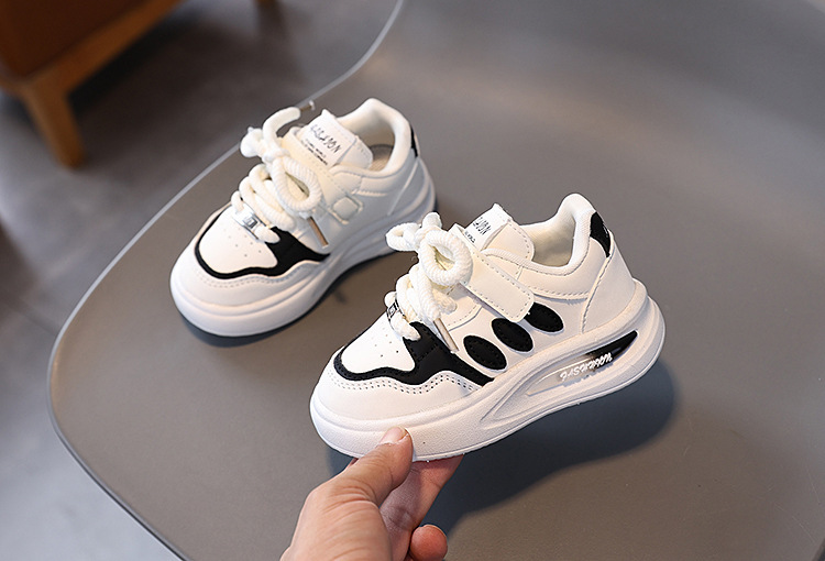 Barnens vita portvinsiga vår- och höstskor, ofta oledade, klockor, anti-läpp-löpskor i läder för pojkar och pojkar._voghion.com