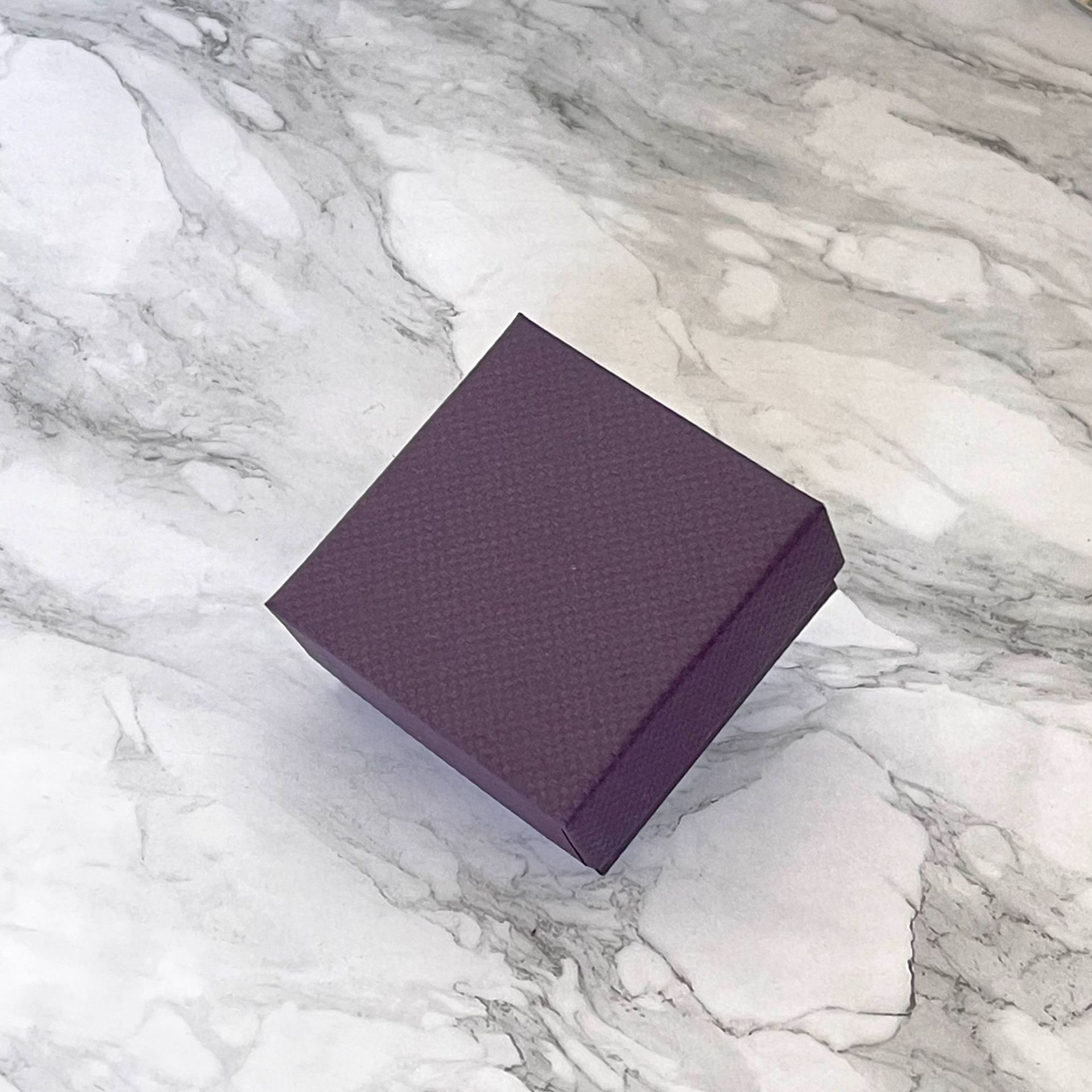 보라색; 7.5x7.5x3.5cm