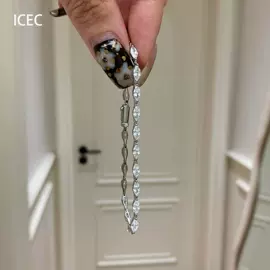 耳钉;项链;耳环