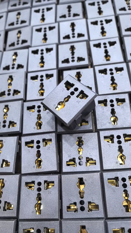 万能插座 连接器