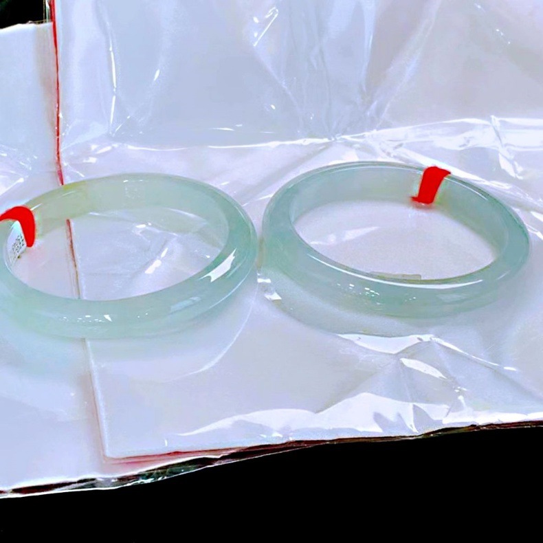 Vòng tay ngọc bích tự nhiên Miến Điện loại băng chính hãng, màu xanh nhạt cho thanh niên chi tiết 6
