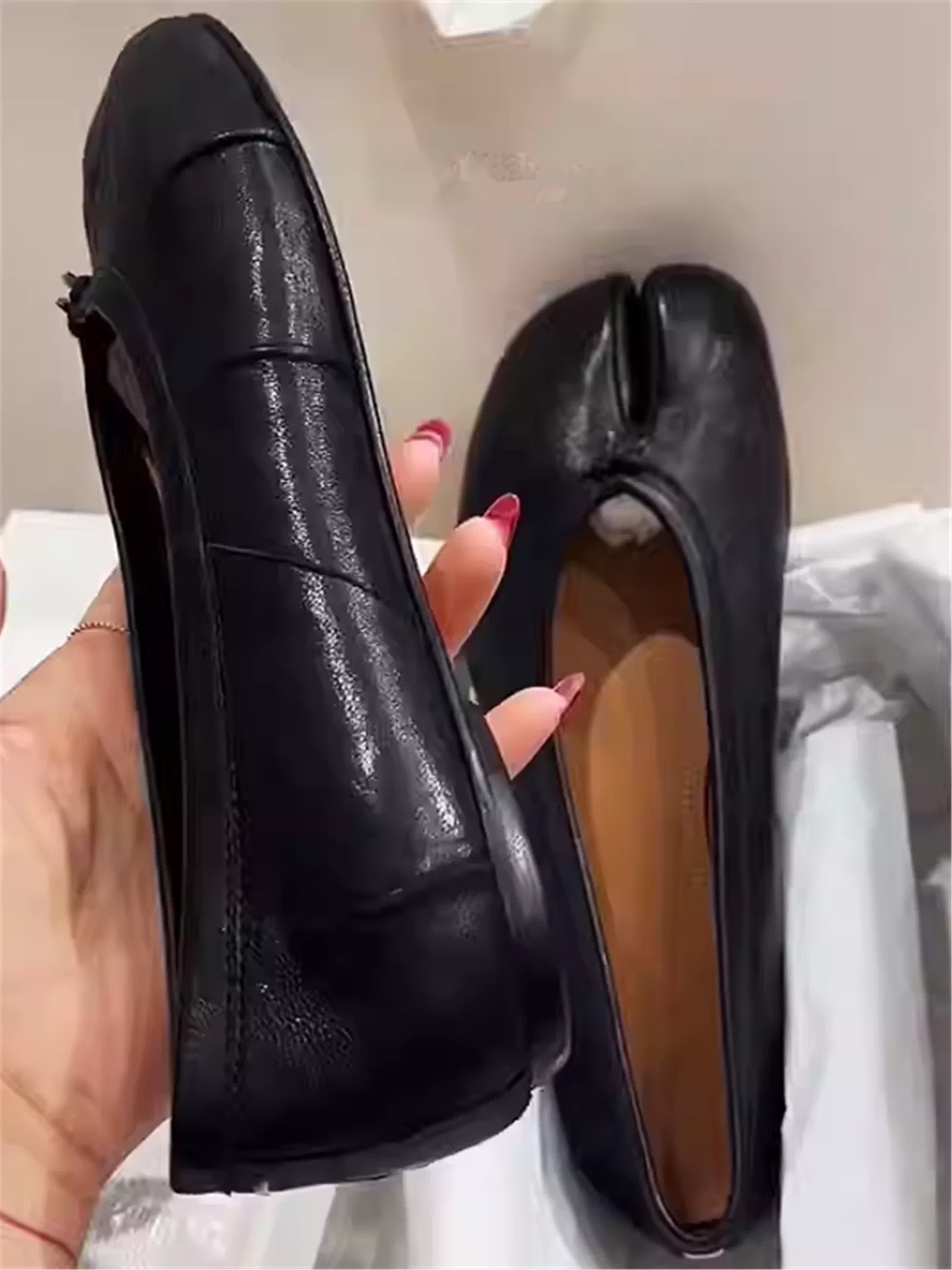 Black / 35