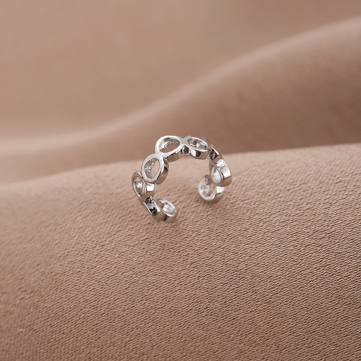 Pendientes simples personalizados de alto grado en forma de U irregular clip de oreja redonda pendientes sin oreja simples clip de hueso de oreja de moda