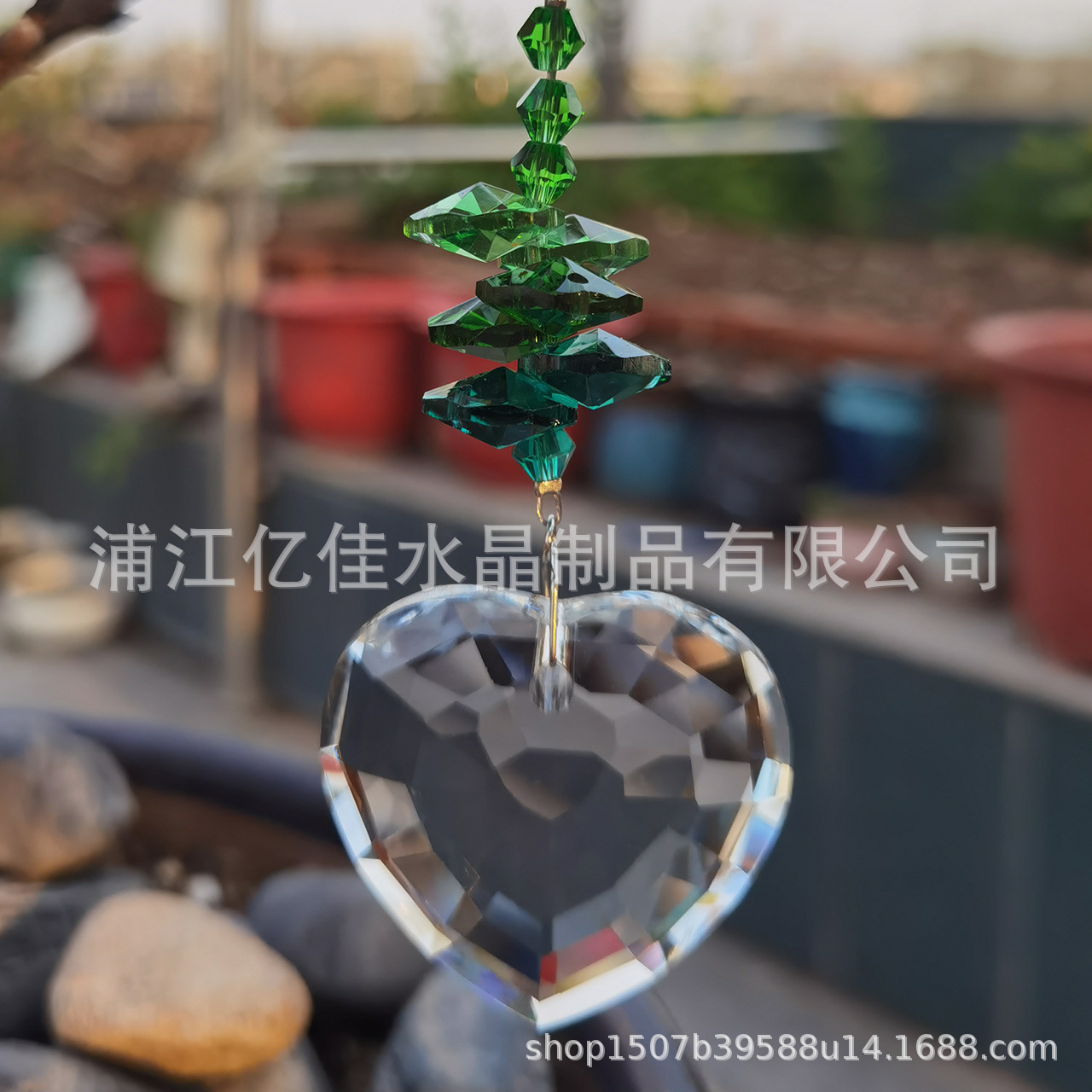 Fábrica al por mayor suministro transfronterizo mariposa verde melocotón corazón cristal colgante jardinería decoración cristal Sun Catcher campanas de viento