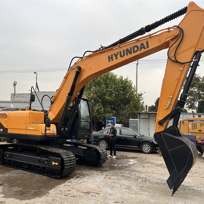 Exportaciones de Malasia en buenas condiciones, excavadoras modernas 220 - 9S de segunda mano a un buen precio.