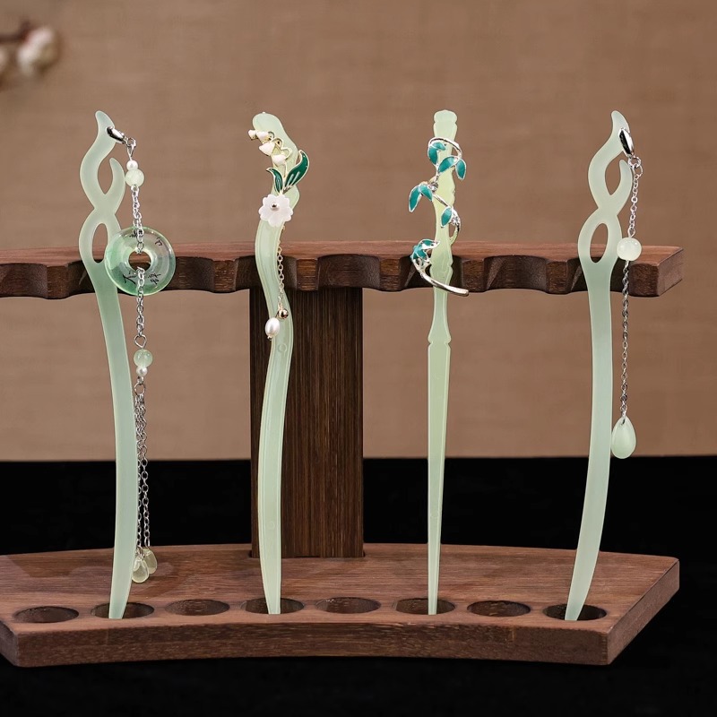 Nueva horquilla china 2025 nuevo estilo estilo antiguo horquilla mujer falda de cara de caballo de alta calidad estilo nacional horquilla de madera paso a paso horquilla tocado