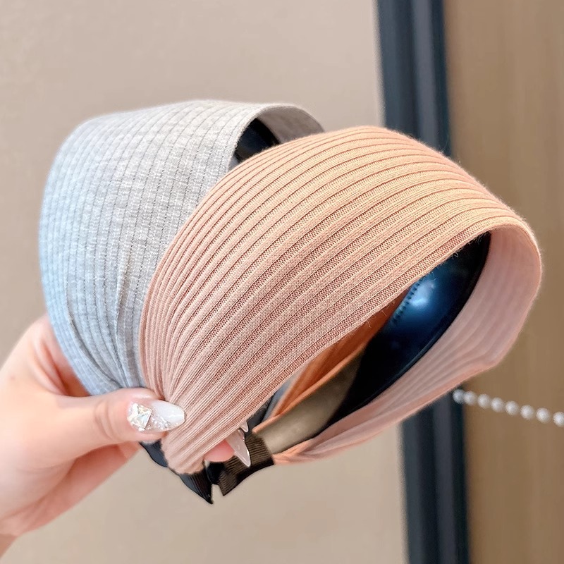 Red celebridad similar banda de bordes anchos de punto de alta sensación de estilo extranjero lavado facial de presión banda de cabello simple alta cráneo clip de cabello