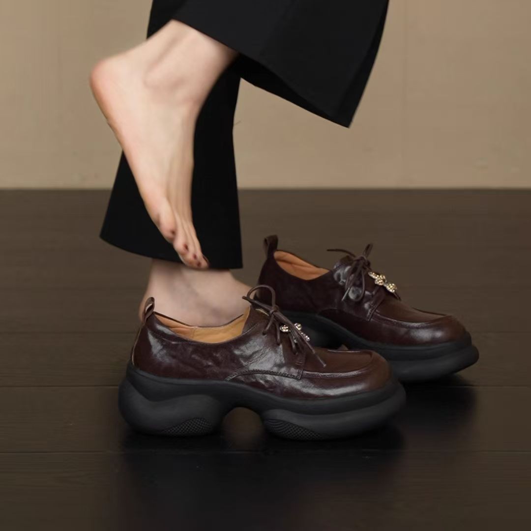 2026 primavera nuevo cordón negro zapatos de cuero redondos de suela gruesa zapatos Lefour femenino universal zapatos de estilo británico
