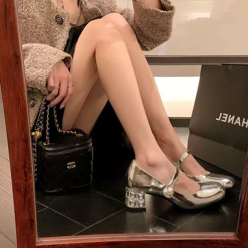 Туфли женские Мэри Джейн на толстом каблуке с пряжкой, лакированная кожа, стиль твид, весна 2025, новые, с жемчугом и стразами, серебристые, высокие каблуки