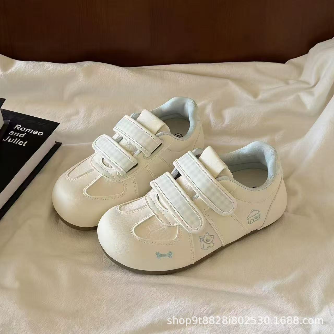 Campus de estilo plano dibujos animados lindos 2026 nuevos zapatos de skate de dopamina de primavera para estudiantes zapatos casuales N22150