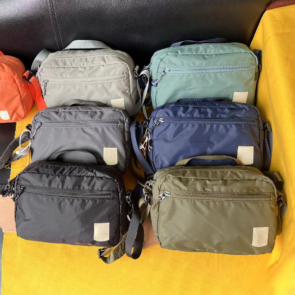 Arctic Casual Travel Handbag, Outdoor Waterproof Fox-Style Cycling Sports Fitness Portable Crossbody Bag