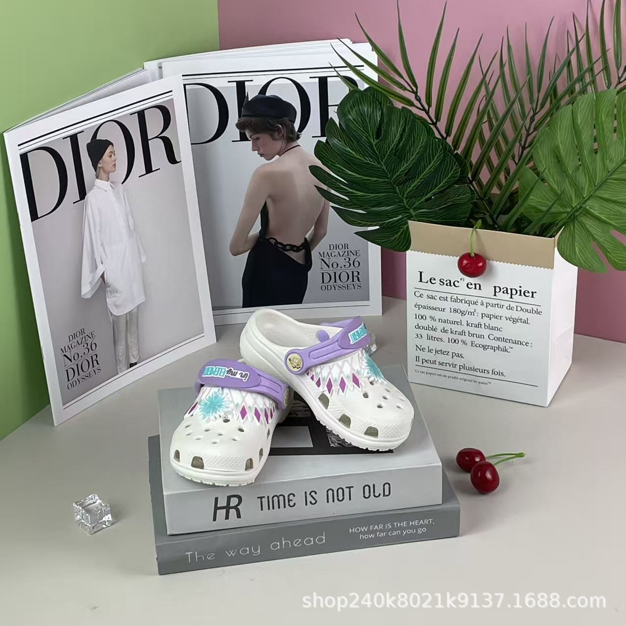 Frozen Croc Shoes Sandals Children's Beach Shoes Outdoor Slippers Men's and Women's Same Style Joint Sweet College Style