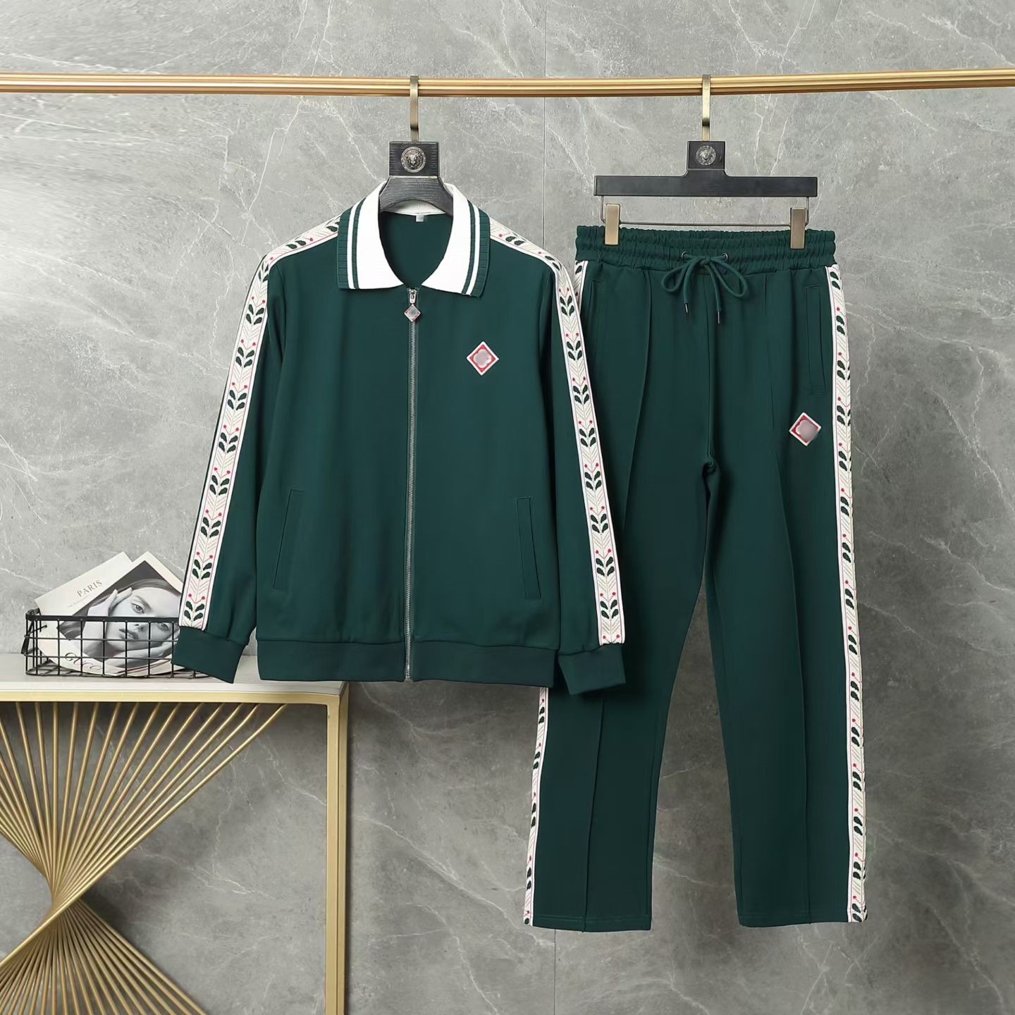Army green / M
