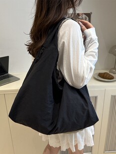 Capacious solid color shoulder bag, universal one-shoulder bag