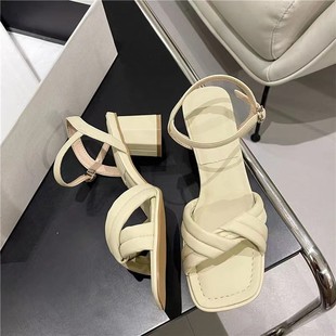 �ܺ��ļ��и���ЬŮ�ָ����^¶ֺ͸��һ�ֿێ���ЬŮ�b��Ů����Ů
