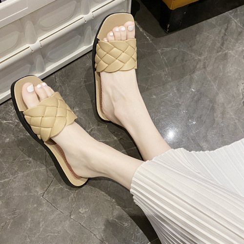 Summer Women's Home Slipping On Slippers with Anti-Slip Design and Rhombus Pattern