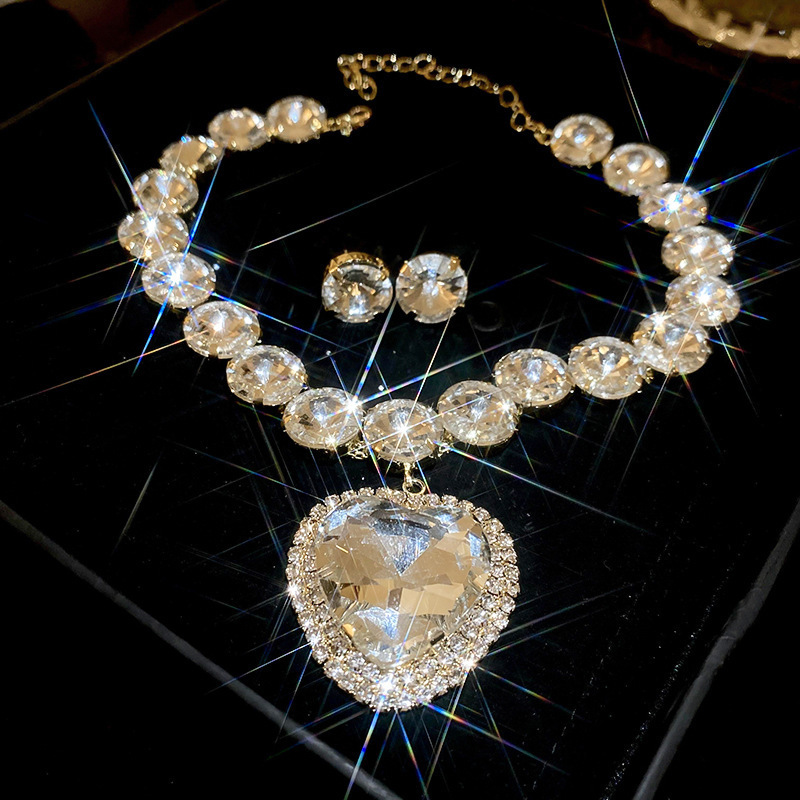 Medieval vintage diamantes goteo pendientes collar ligero lujo nicho cerradura estilo palacio conjunto de joyas exquisitas