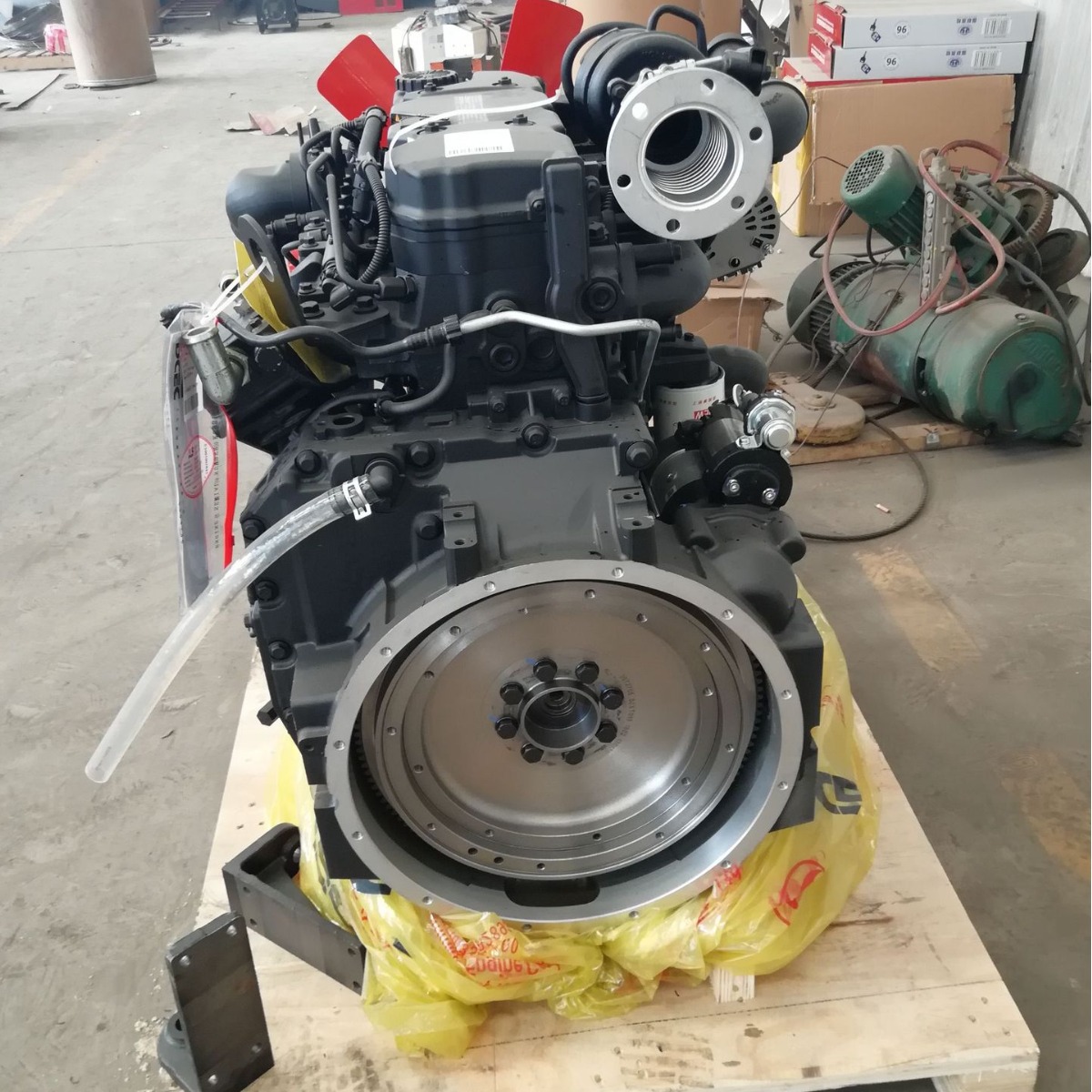 徐工GR180平地机发动机 康明斯138KW/2200转柴油发动机总成6BT