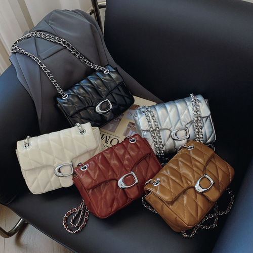 Fashionable and versatile diamond-shaped square armpit bag for women 2024 new high-looking simple chain shoulder bag crossbody bag