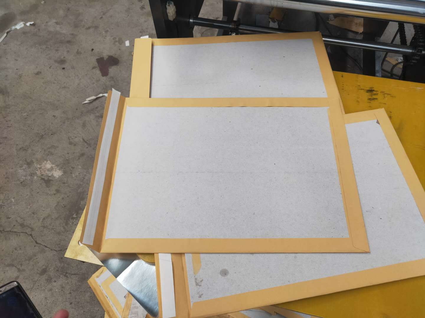 纸箱全自动粘箱机