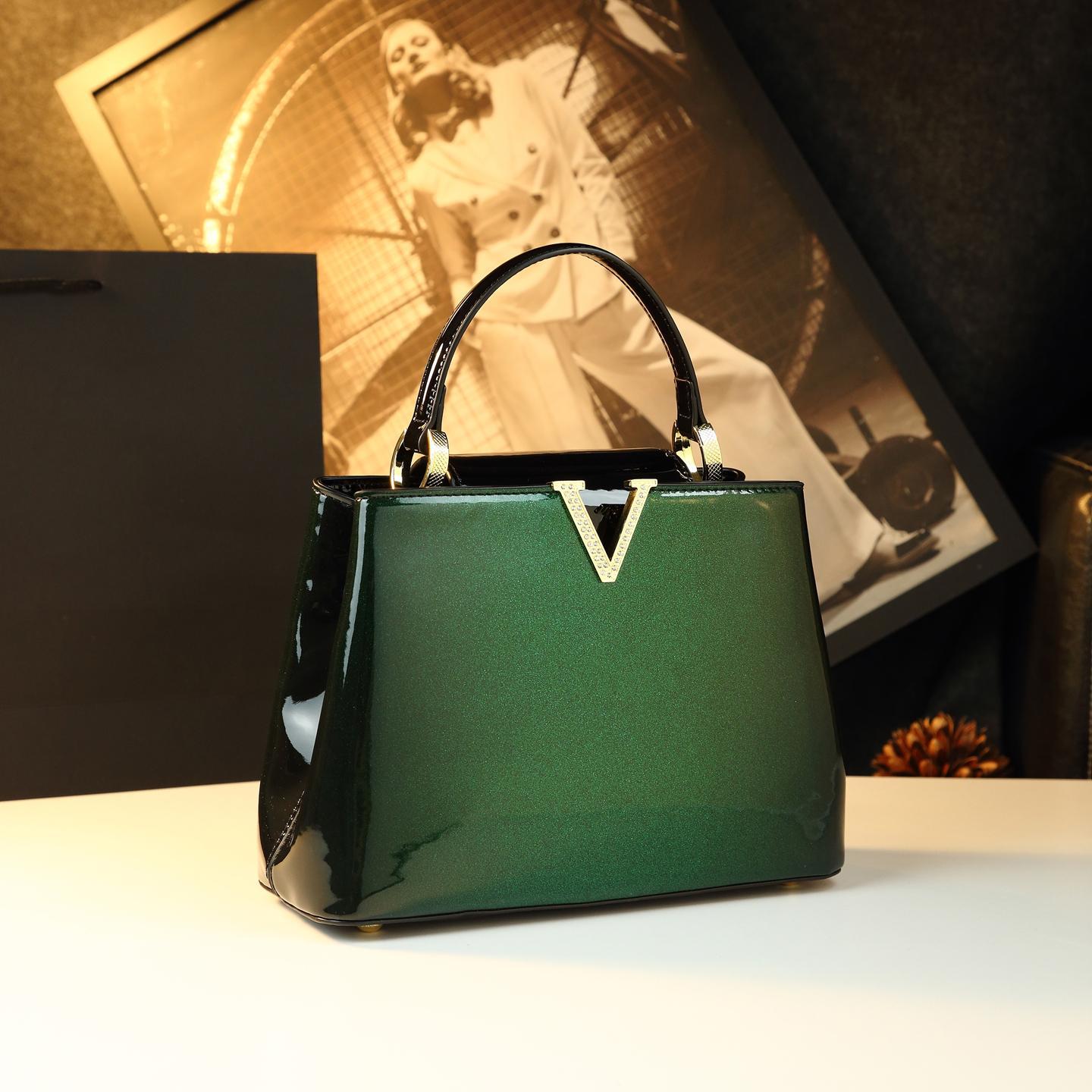 Bolso de gran capacidad para madres 2025, nuevo temperamento lujoso, bolso de mano de mujer de hombro de moda, bolso de cuero de mediana edad.