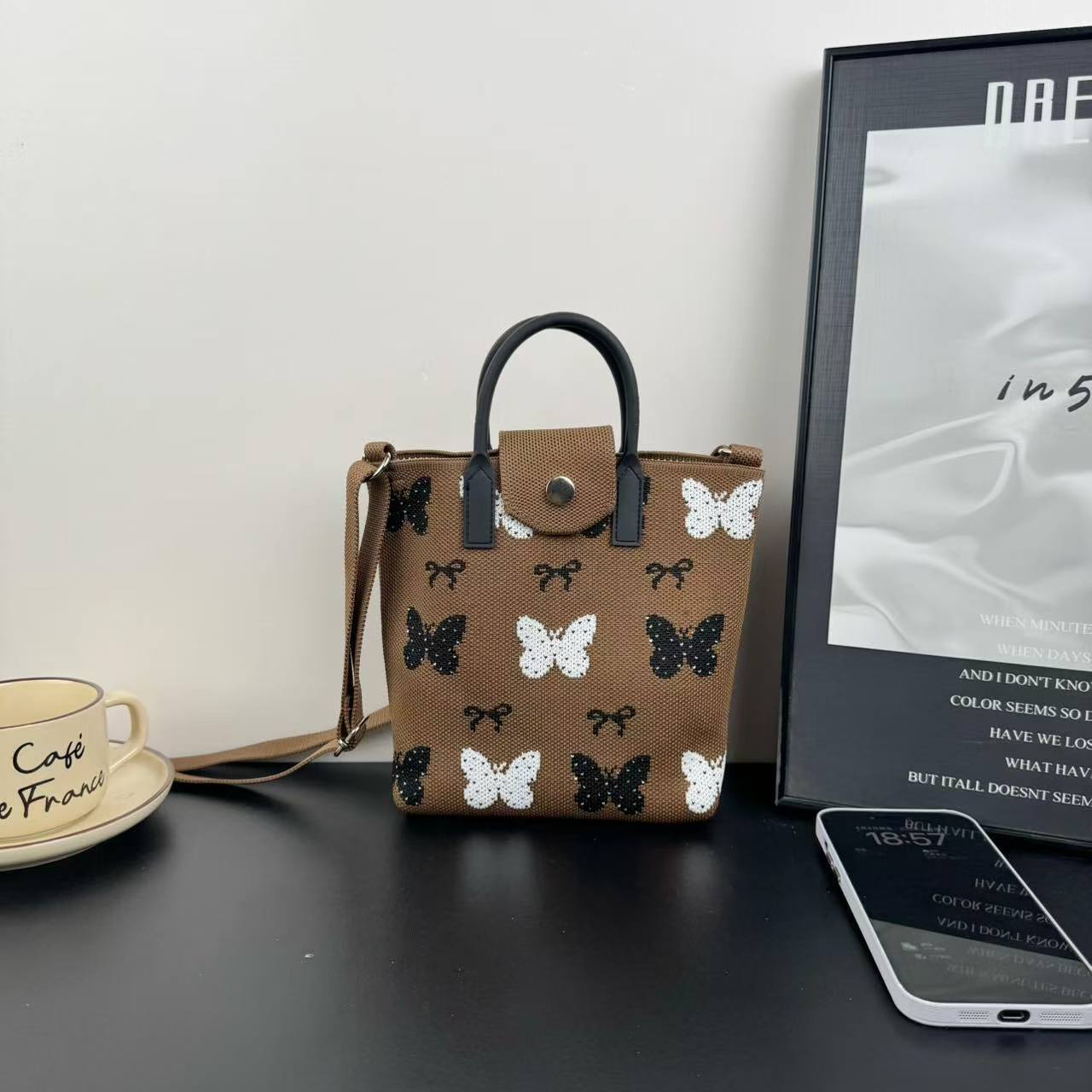 작은 나비/커피색