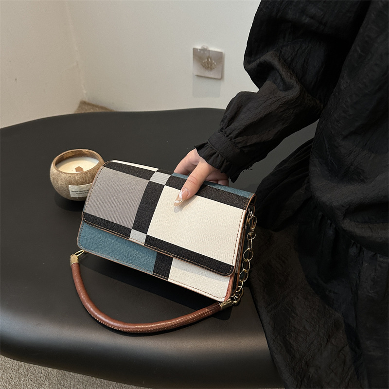 Moda popular color de contraste axila pequeño bolso cuadrado 2024 verano nuevo estilo coreano bolso de hombro bolso femenino estilo transfronterizo