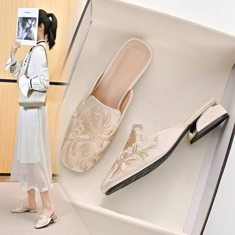 Nuevo estilo chino bordado chinas zapatillas de cabeza para mujeres verano 2026 nuevo estilo retro Muller moda versátil zapatillas de cabeza de cabeza media image 6