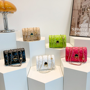 Korean Style Embroidered Rhombic Texturized Small Square Bag 2024 New Spring Retro Lock Crossbody Bag Chain Shoulder Bag Women's Bag