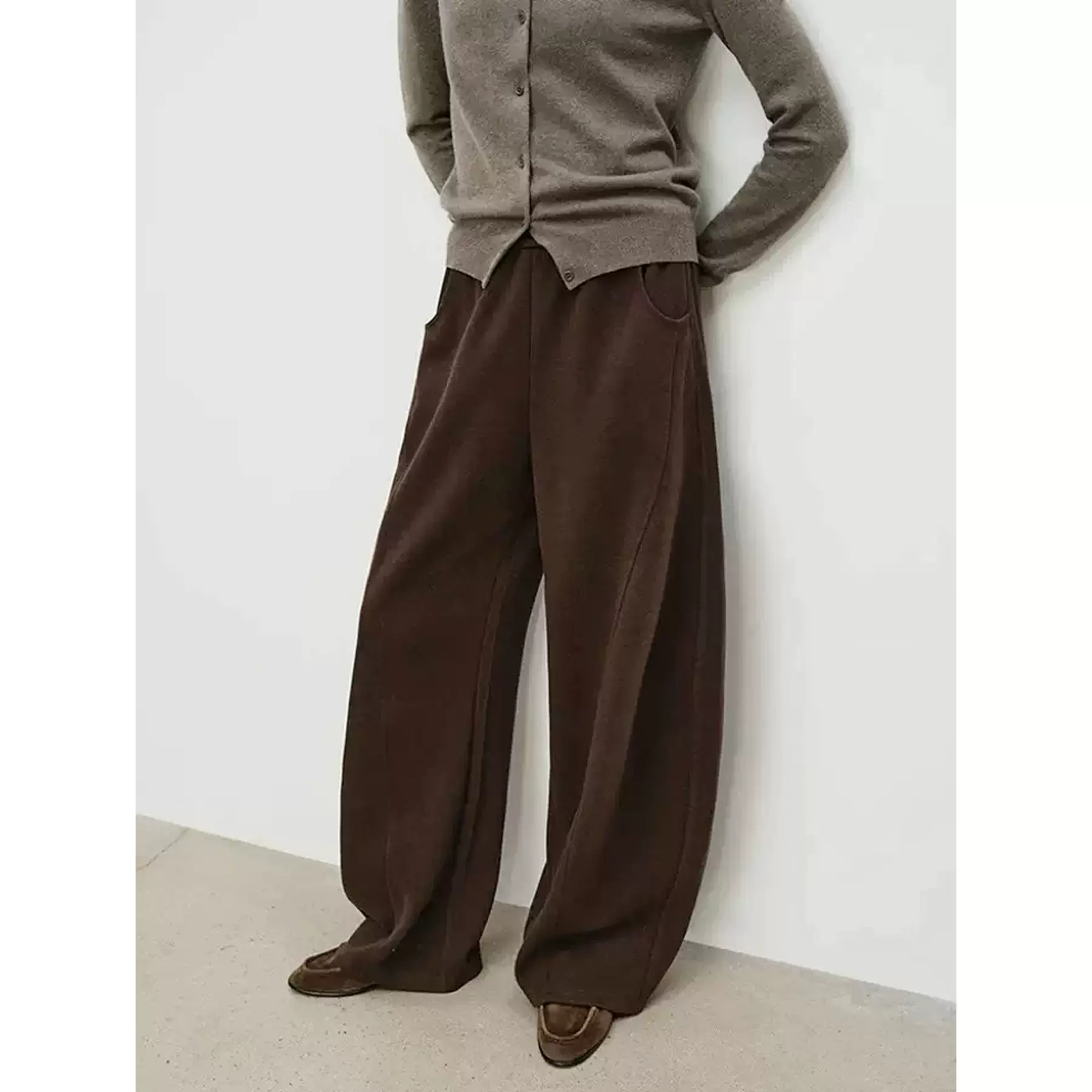 四媛 2色羊毛保暖休闲裤女2025秋冬新款慵懒风垂感弯刀阔腿裤1076