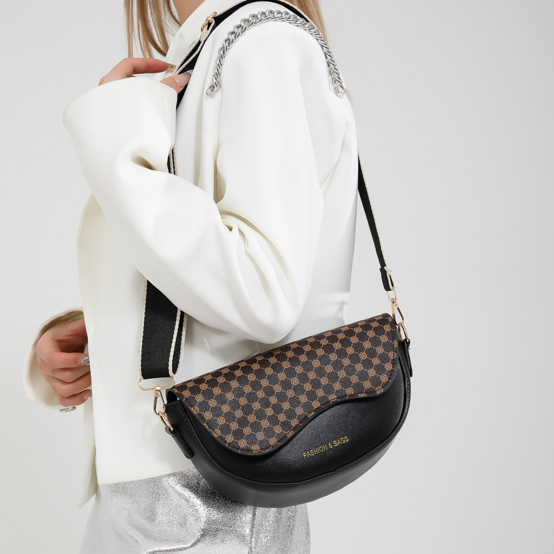 Simple and beautiful one shoulder underarm bag trend 2024 new wide shoulder strap saddle bag semi circular stylish messenger bag for women_voghion.com