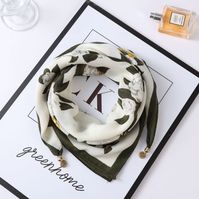 Otoño y invierno nuevo temperamento bufandas de cuello caliente bufandas de seda de aire extranjero bufandas de seda coreana pequeña bola de oro bufandas de seda