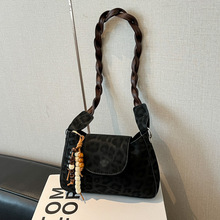 С���p��Ҹ�°���Ů2025�¿���r�и߼��Іμ��ͨ��б��С����