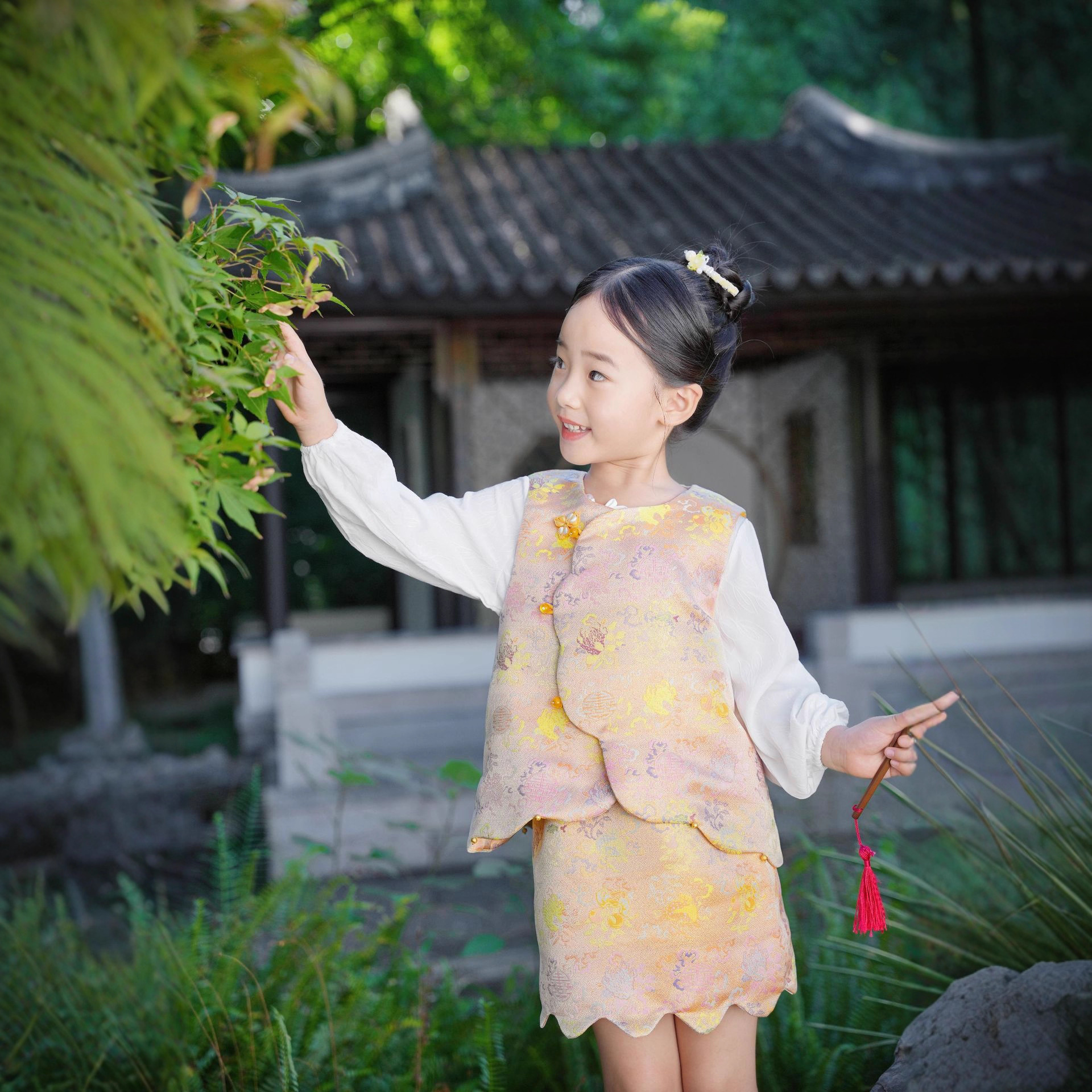 古钱三多女童秋季新款波浪马甲女孩改良汉服新中式古风套装节日服