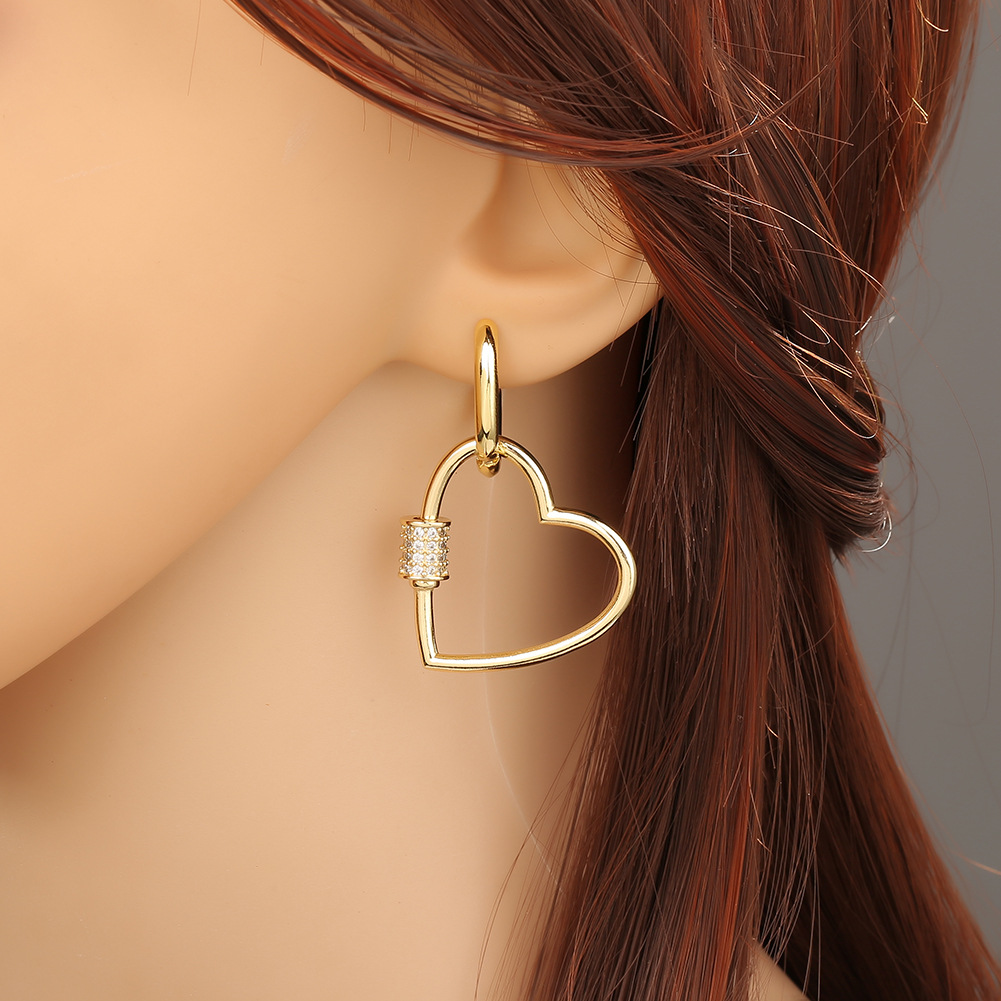 New Fashion Copper Heart-shaped Palm Five-pointed Star Earrings display picture 4