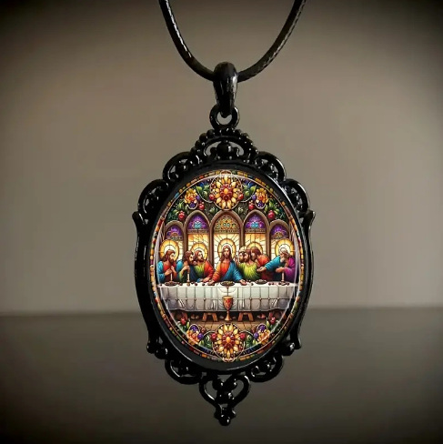Elegant black glass pendant